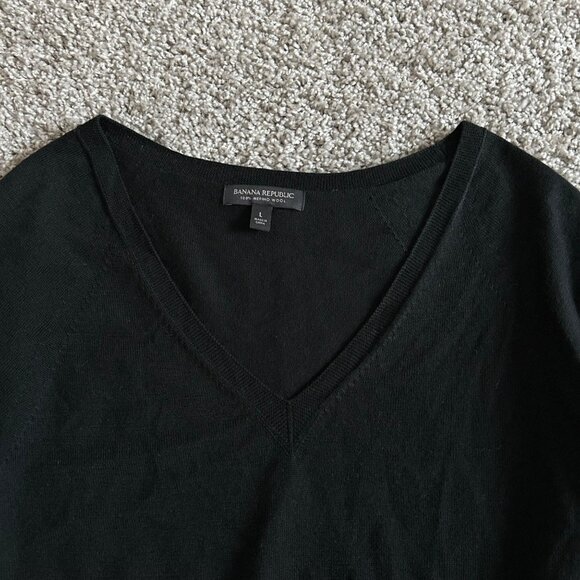 Banana Republic Womens Sz L Black V-Neck Sweater 100% Merino Wool Pullover - Picture 9 of 9